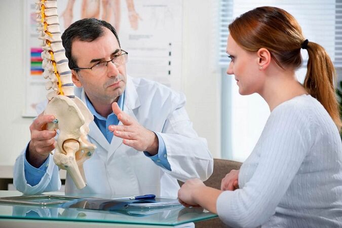 Appello a uno specialista per il trattamento dell'osteocondosi lombare